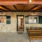 Alkiona Cozy Mountain Retreat With Stunning Views By Greece Lägenhet Kernitsa